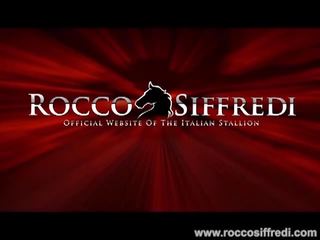Rocco siffredi: zvrátené bruneta dostane buchol podľa a čierne gombík