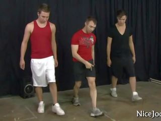 Dança treinamento sessão voltas em homossexual adulto filme